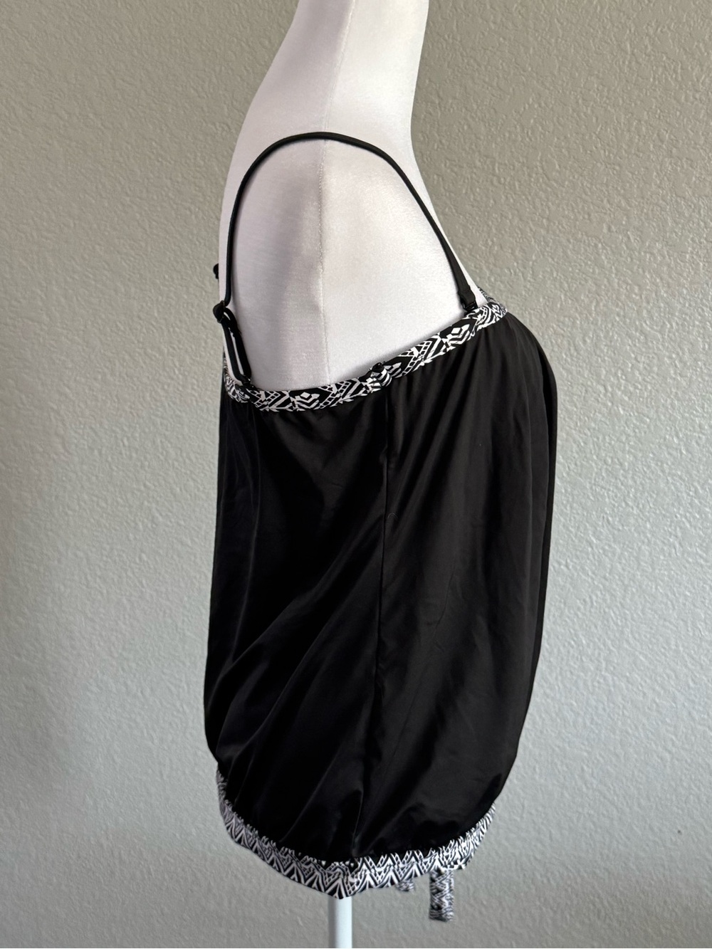New 24th & Ocean Black Tankini top size Large - Picture 6 of 10